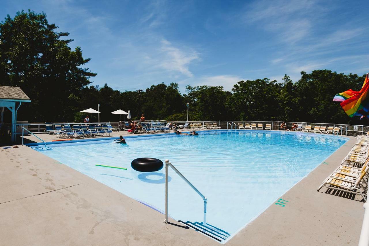 Rainbow Mountain Resort - Lgbtq Friendly East Stroudsburg Exterior photo